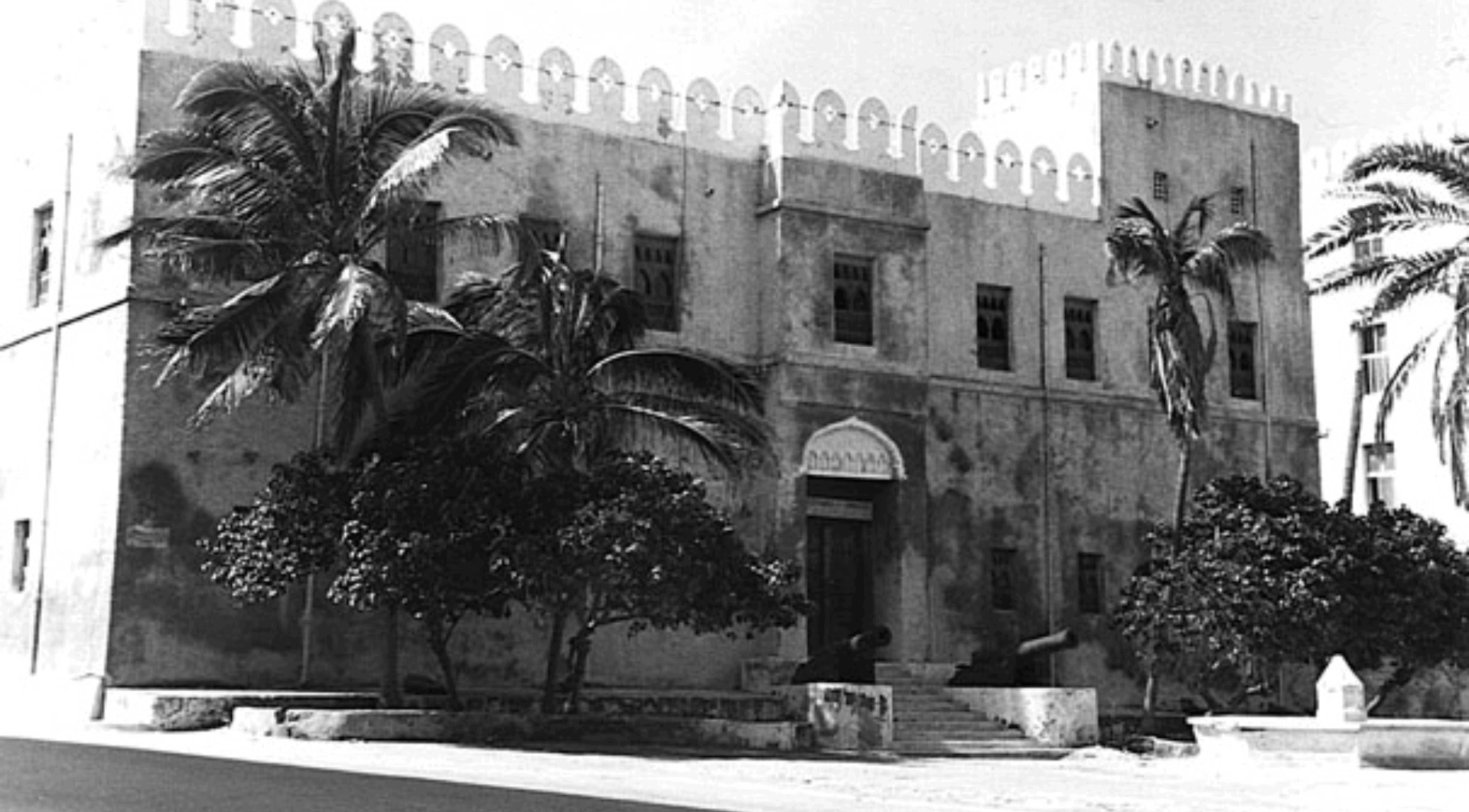 https://momaa.org/wp-content/uploads/2019/09/Old_fort_Mogadishu.png