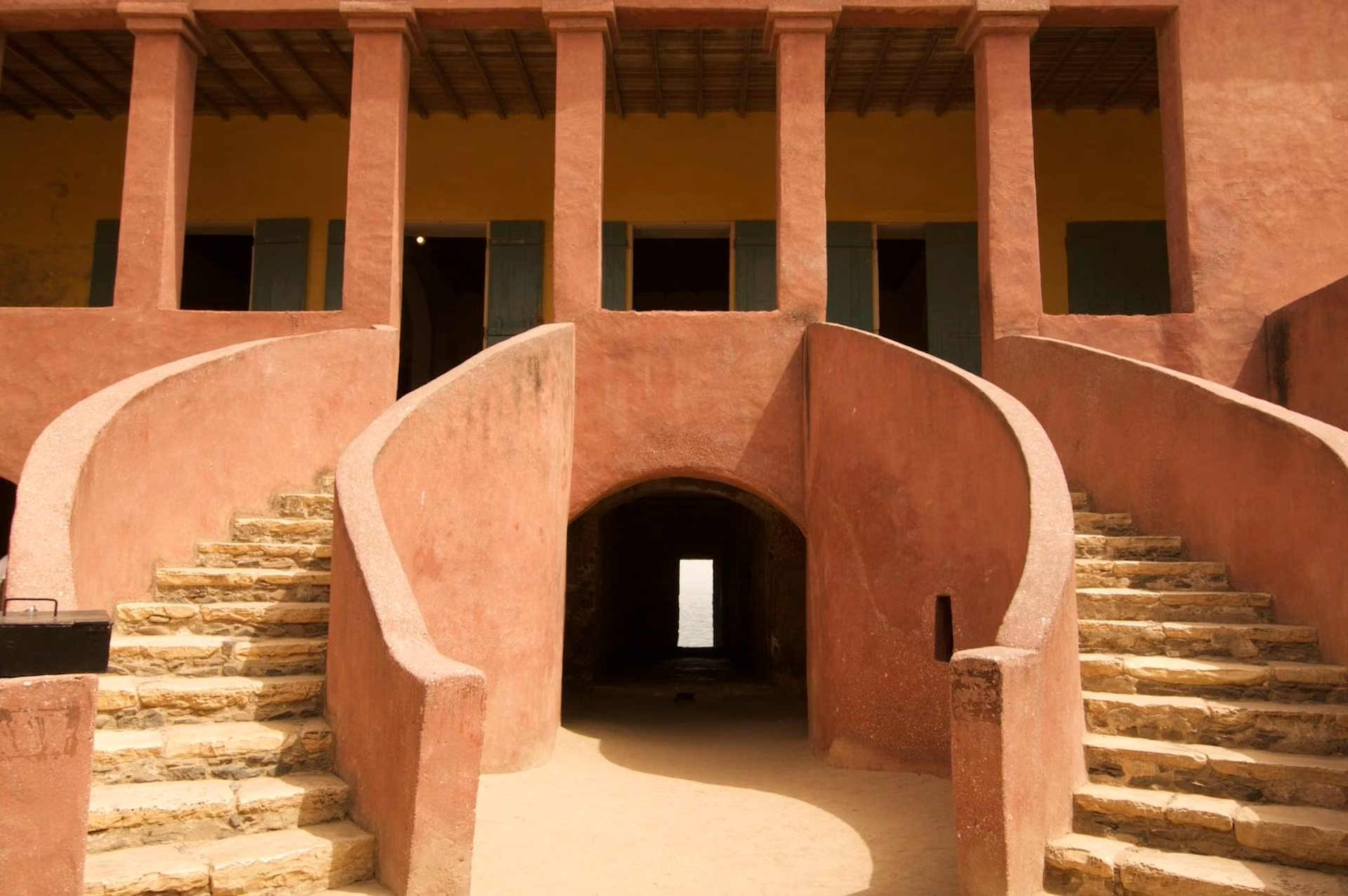 Ouidah Museum of History vs Maison des Esclaves